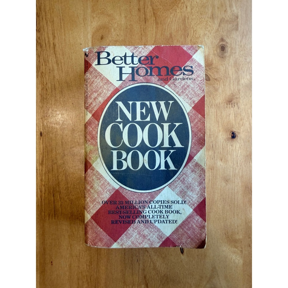 Better Homes and Gardens New Cook Book Red Plaid Bantam Paperback 1981 Vintage